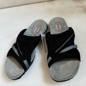 NWT Merrell Slide Sandals